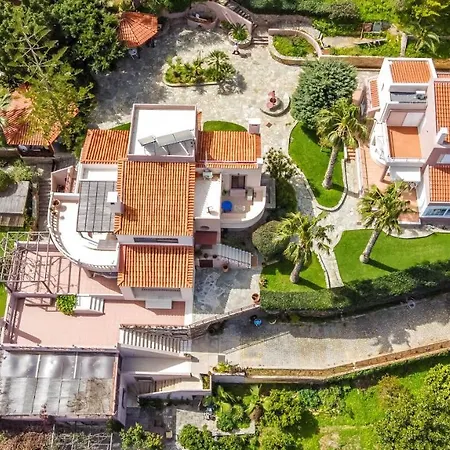 Lejlighed Modern With Gardens And Stunning Views