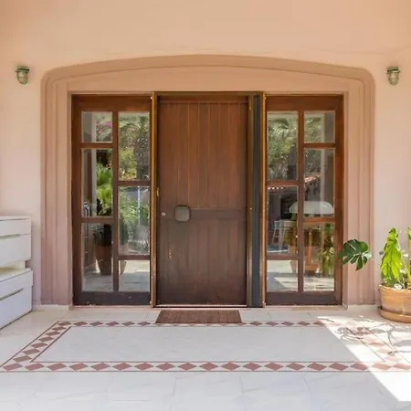 Modern With Gardens And Stunning Views Lejlighed *