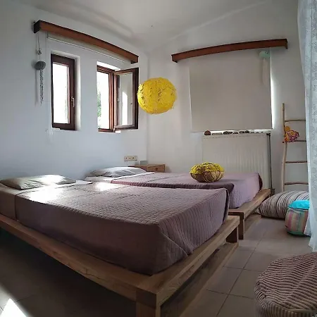 Modern With Gardens And Stunning Views Lejlighed