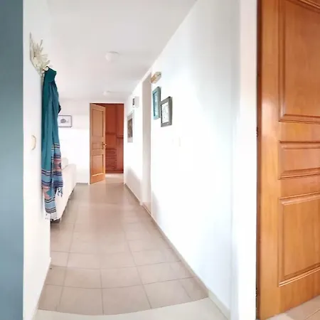 Modern With Gardens And Stunning Views Lejlighed *
