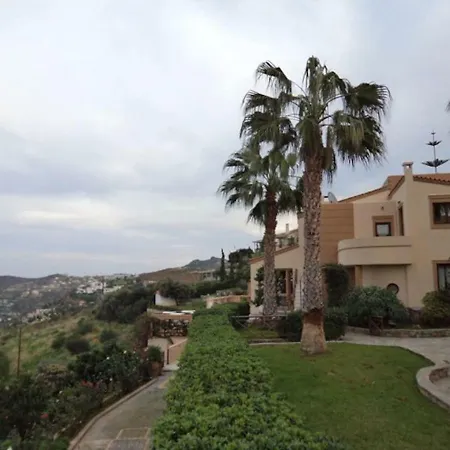Modern With Gardens And Stunning Views *