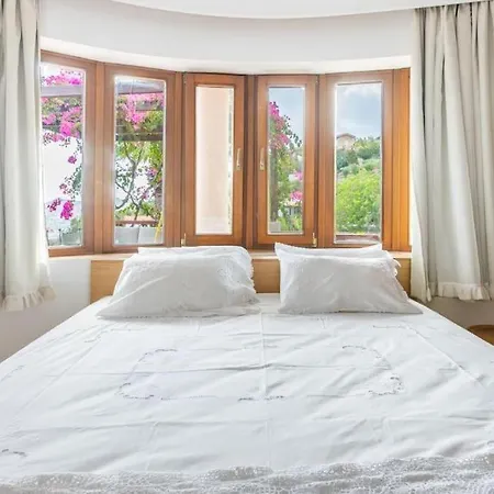 Daire Modern With Gardens And Stunning Views