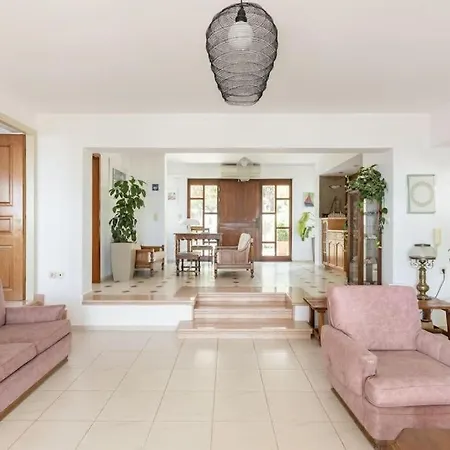 Modern With Gardens And Stunning Views Ligaria (Crete)